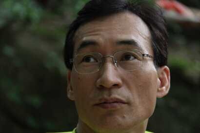 날으는뚝배기 이미지