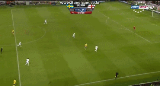 [스웨덴vs잉글랜드] 즐라탄 오버헤드킥 골.gif | 인스티즈
