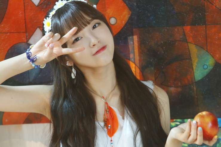 오마이걸 아잉 뮤직비디오 촬영현장 아린, 진이 .jpg | 인스티즈