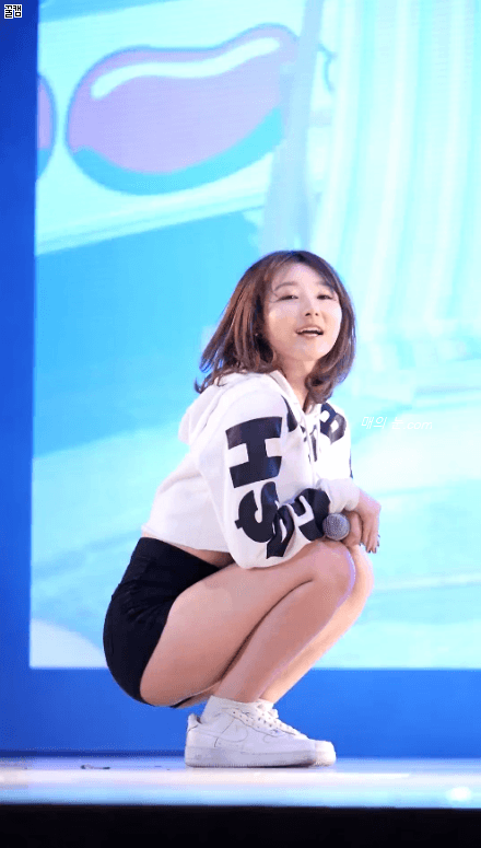 아이돌 꿀벅지 최강자 | 인스티즈