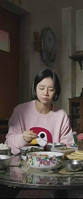 이렇게 같은 옷 계속 돌려입는 여자 주인공은 또 간만인듯..jpg | 인스티즈