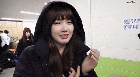 막내들 졸업식에 간 여자친구.gif | 인스티즈