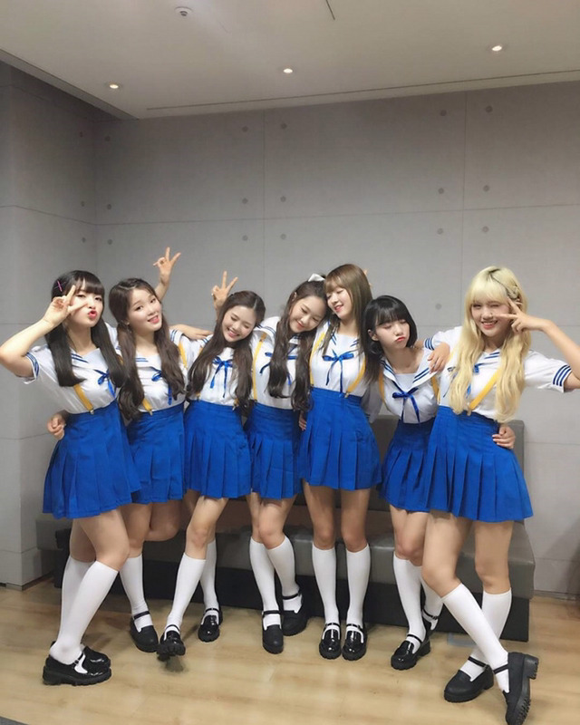 로리타 컨셉으로 의심되는 걸그룹 오마이걸 무대 의상 | 인스티즈