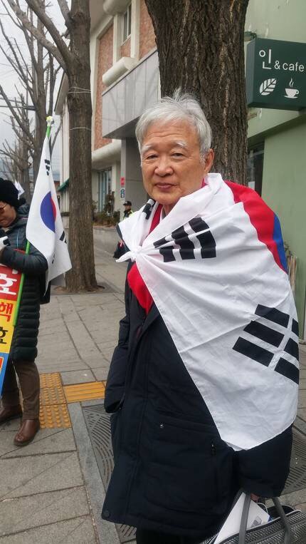 흔한 애국보수의 출근길 | 인스티즈