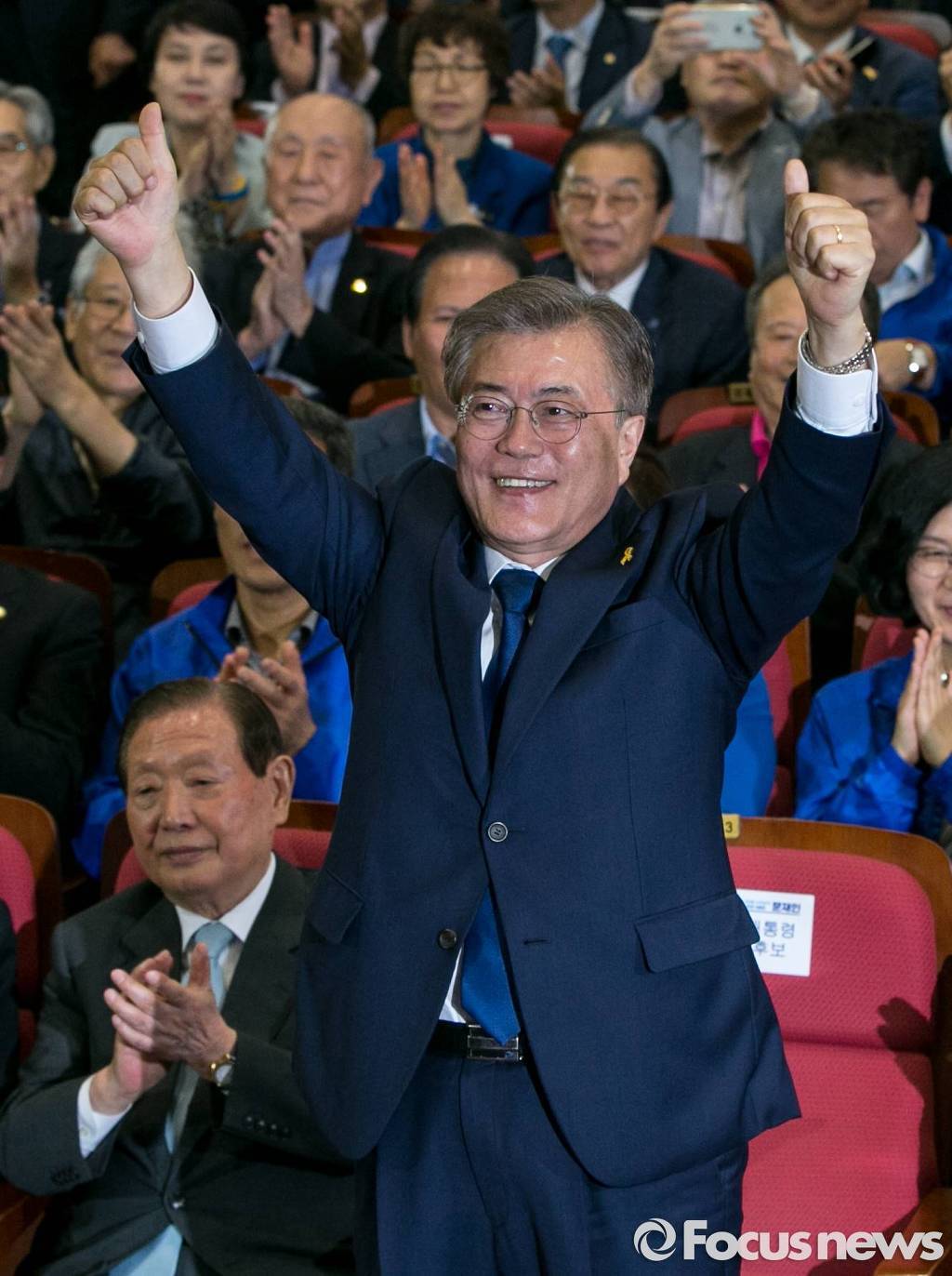 그동안 있었던 많은 일들과 현재 대선 출구조사 결과를 만들어낸 국민들의 마음을 말해 주는 듯한 노래 | 인스티즈
