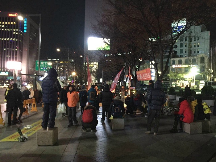 박근혜는 퇴진하라!!! 2015년 12월 5일 횃불시민연대 100차 부정선거 규탄집회 | 인스티즈