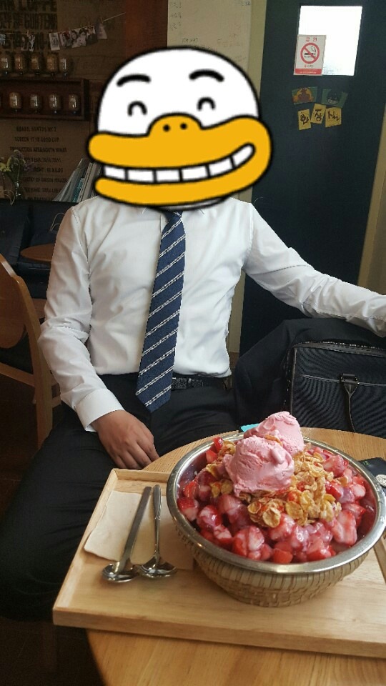 수지 어머니네 카페 딸기빙수 | 인스티즈