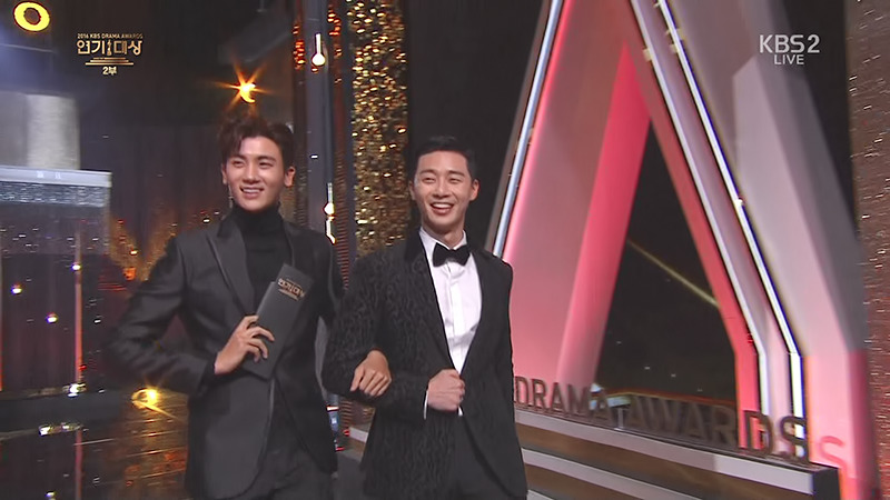 [KBS연기대상] 객석이 술렁거렸던 이유(Feat.박서준 박형식)ㅋㅋㅋ.jpg | 인스티즈