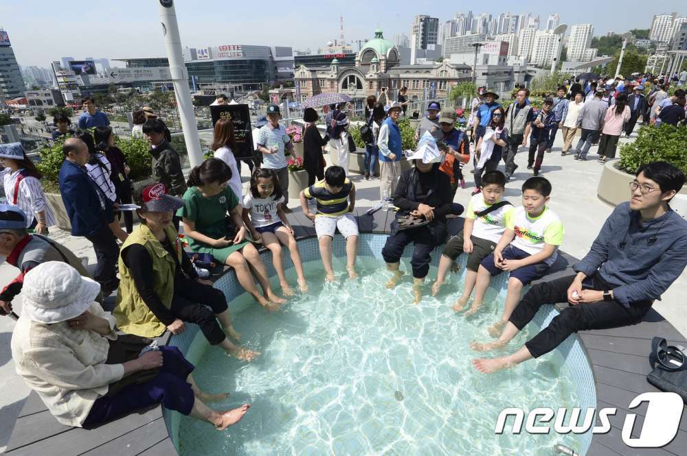 개장한 서울역 고가 공원 | 인스티즈