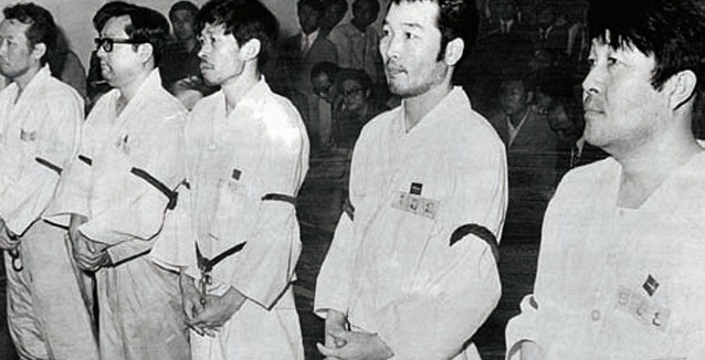 종북을 외치던 그들의 잘못된 세월을 외면하지 말아야하는 이유 | 인스티즈