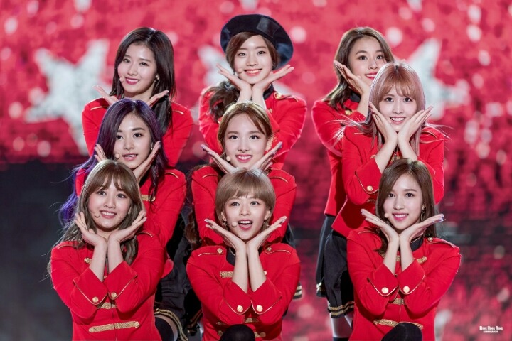 데뷔 1주년 기념 [트와이스] 단체 사진 털기 | 인스티즈