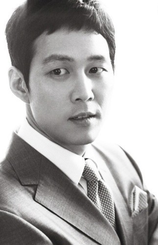 신세계 이자성이 유일하게 웃는 장면.gif | 인스티즈
