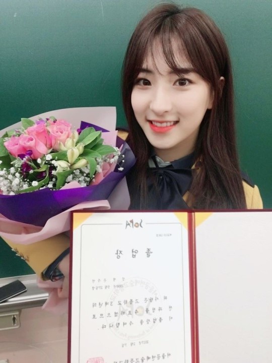 우주소녀 은서 졸업식 사진 | 인스티즈