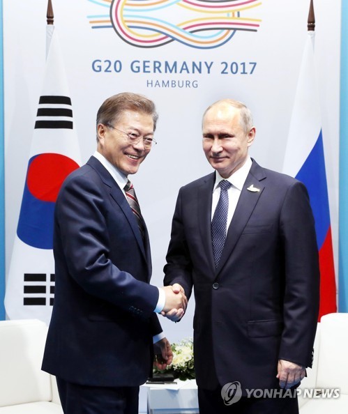 문재인 대통령과 만난 푸틴 대통령 .jpg | 인스티즈