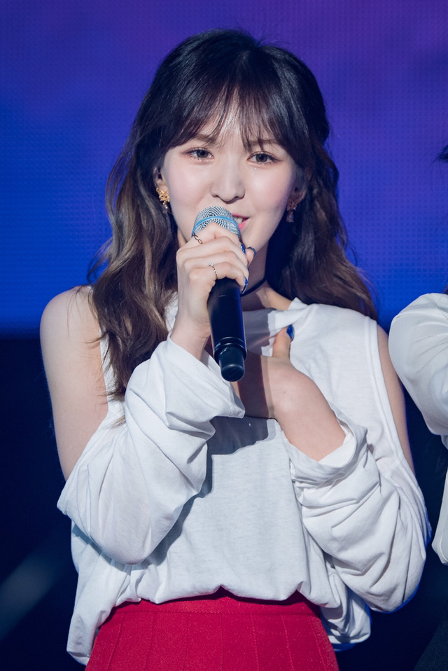 [레드벨벳] 비가 올 것 같은 느낌이 들어서 웬디 | 인스티즈