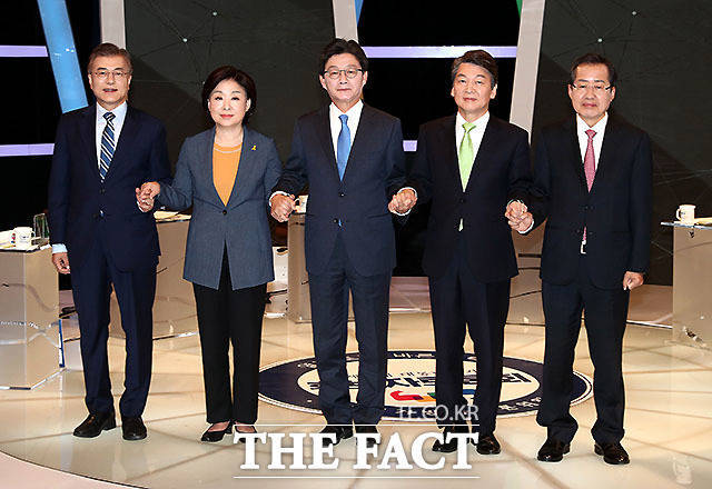 [문재인] 토론회 고생한 이니 | 인스티즈