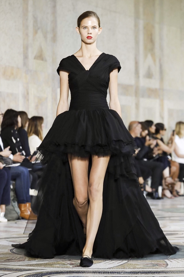 2018 S/S Giambattista Valli 오뜨꾸뛰르 컬렉션 | 인스티즈