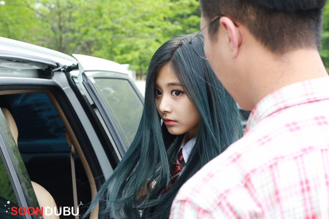 어제 레전드 갱신한 트와이스 쯔위 팬싸인회 사진 | 인스티즈