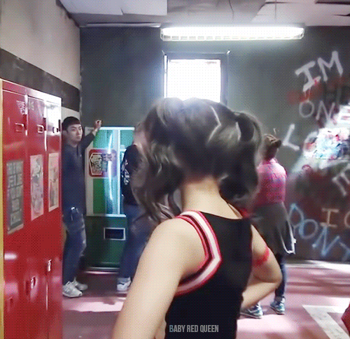 [트와이스] 섹시한거 할까 큐티한거 할까.gif | 인스티즈