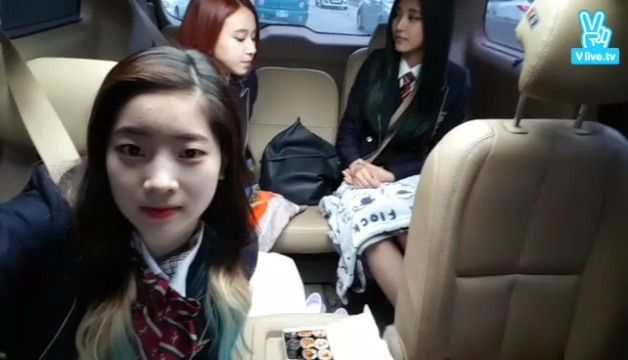 [TWICE] 흔한_급식단의_등교길. (광대 주의) | 인스티즈