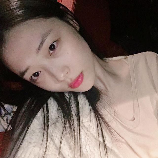 오늘자 설리 | 인스티즈