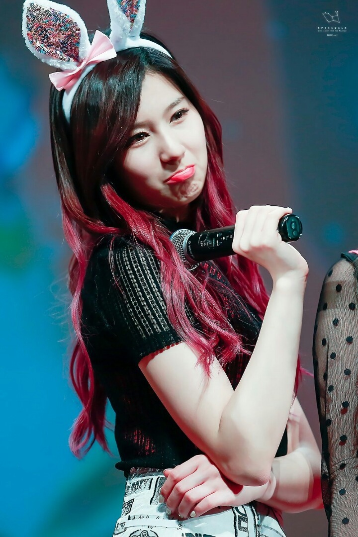 머리색이 잘어울리는 사나.gif | 인스티즈