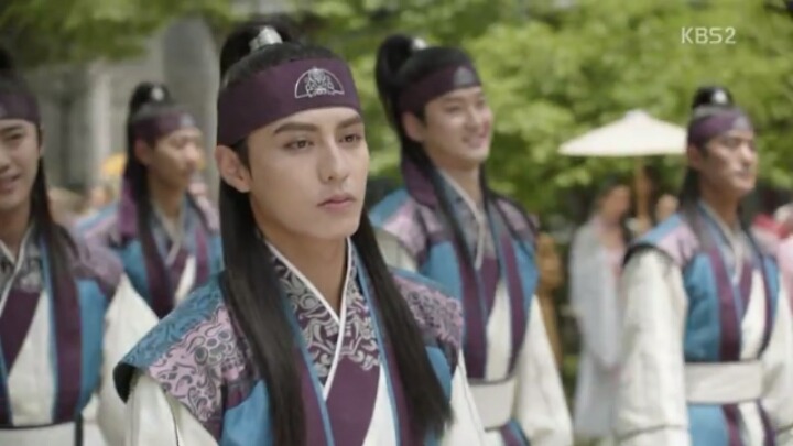 [화랑] 1500년 전 인기 아이돌 화랑 출근길 풍경.jpg (feat.럽라 떡밥) | 인스티즈