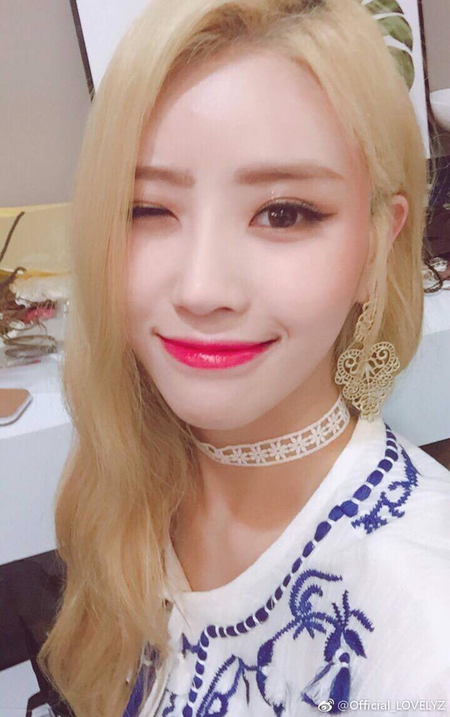 [러블리즈] 종착역의 황제가 등에 박힌 레플이 와서 미주 | 인스티즈