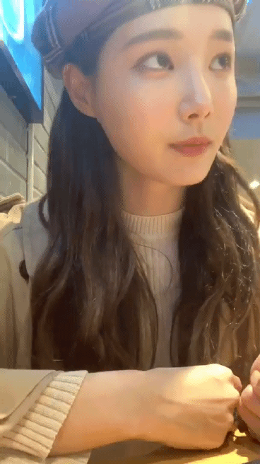 어제 3주년 기념 인스타 라이브한 모모랜드 연우.gif | 인스티즈