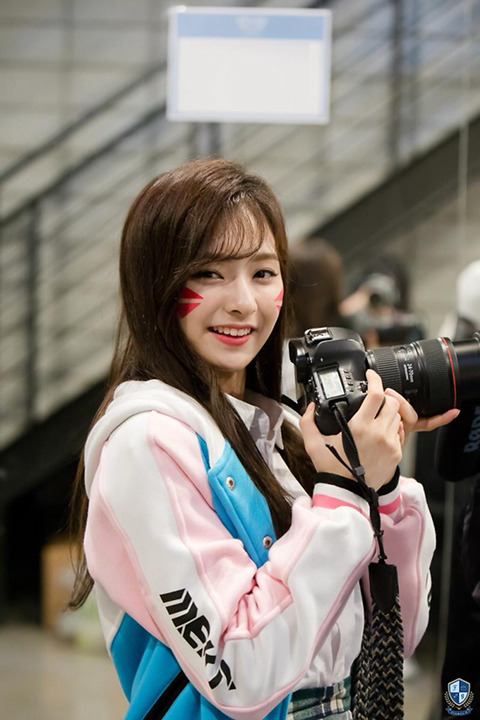 잠자기전 올려보는 프로미스 나인 이나경 | 인스티즈