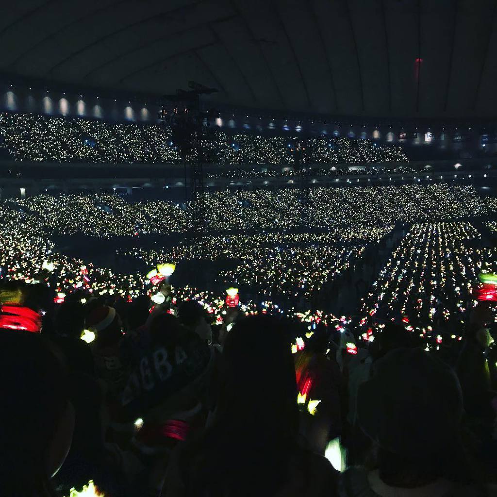 빅뱅 평일 도쿄돔 콘서트 관객석 상황.jpgif | 인스티즈