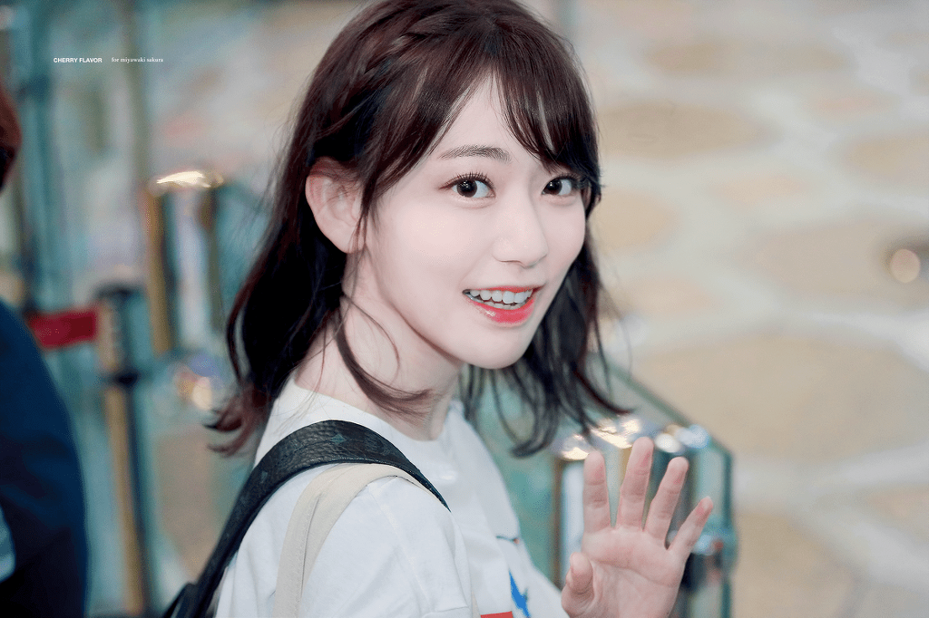 180921 사쿠라 출국 고화질 | 인스티즈