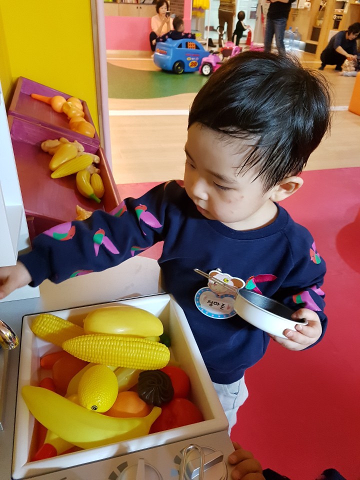 꼬물상 이미지