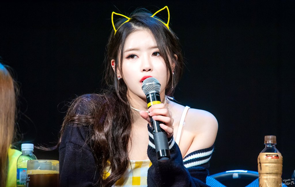 노란 원피스에 고양이 머리띠를 쓴 러블리즈 미주.jpgif | 인스티즈