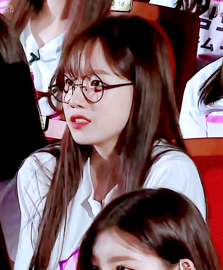 아이즈원) 조유리 안경짤 모음 1 .gif | 인스티즈