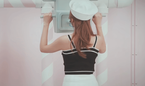 제복 입은 5하영이.gif | 인스티즈