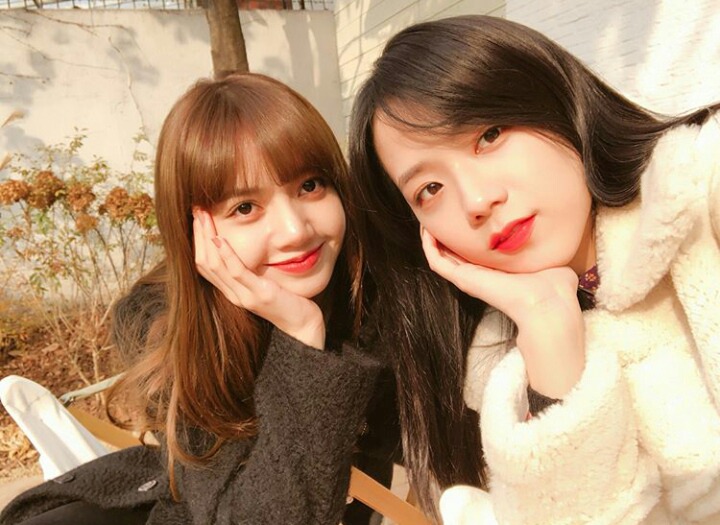 오늘자 블랙핑크 인스타 업뎃(지수, 리사) | 인스티즈