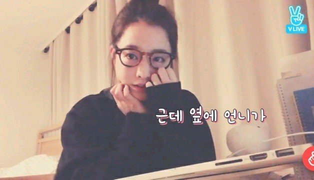 지하철 탔는데 옆자리에 본인 영상보는 시민을 만난 박보영.jpg | 인스티즈