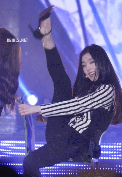 롱다리로 섹시함 과도....레드벨벳 아이린.gif | 인스티즈