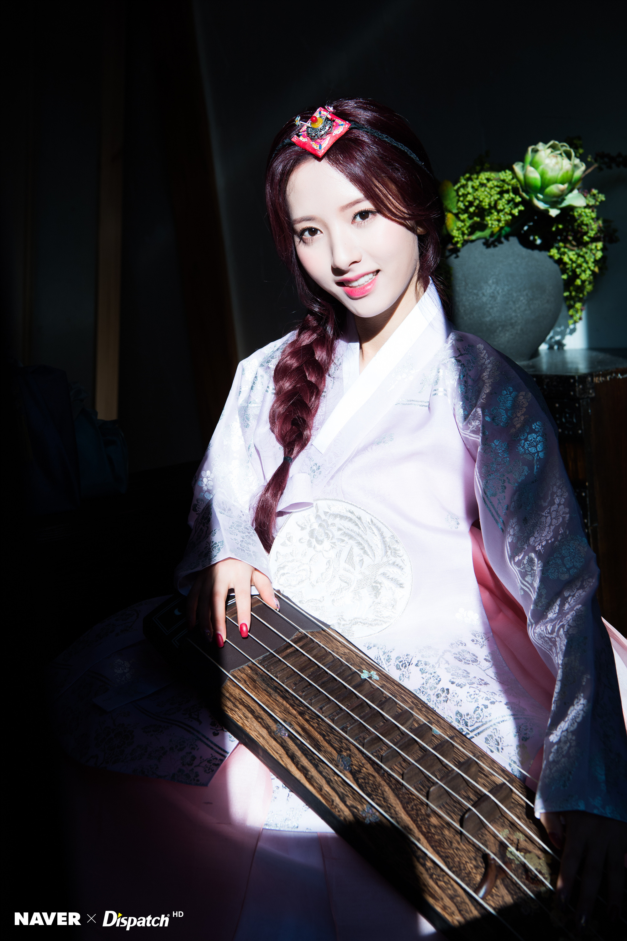 [사이즈핵큼] 오늘자 한복입은 우주소녀 보나.jpg | 인스티즈