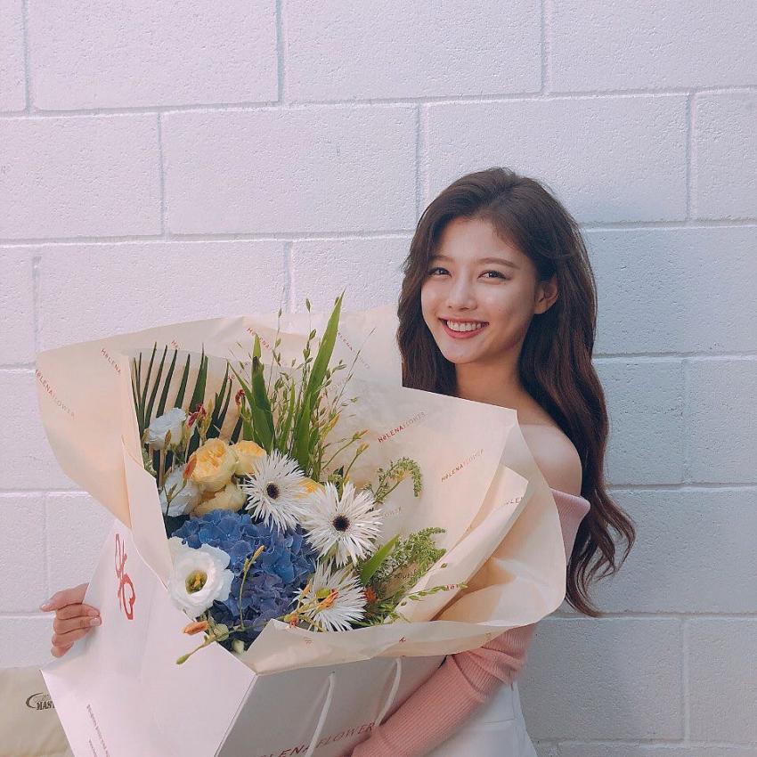 김유정 전문가 못지 않은 그림 실력 + | 인스티즈