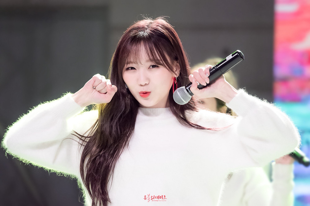 [러블리즈] 카페 명함을 선물 받아서 수정이 | 인스티즈