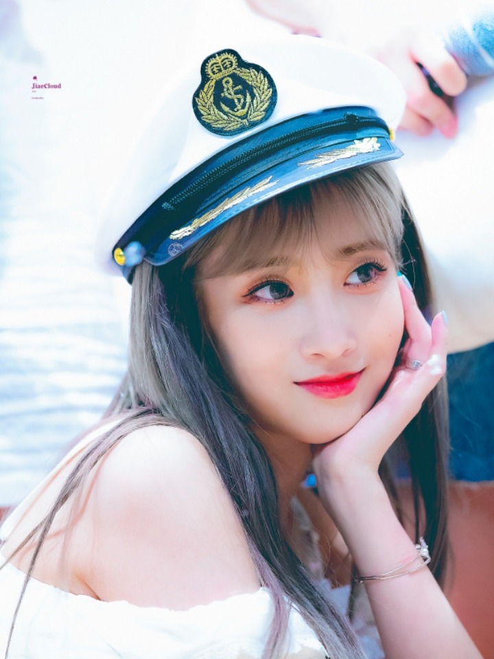 해군모를 쓴 러블리즈 귀요미 둘째 유지애.jpg | 인스티즈