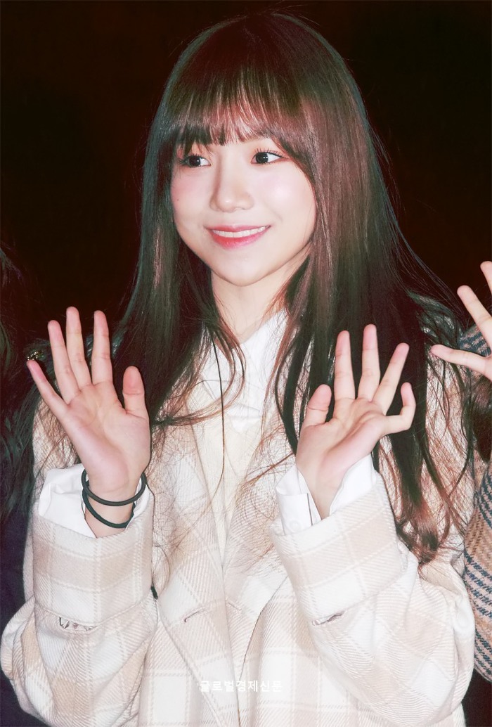 어젯밤 늦게까지 콜라 사이다 말아 마신듯한 아이즈원 출근길 사진.jpg | 인스티즈
