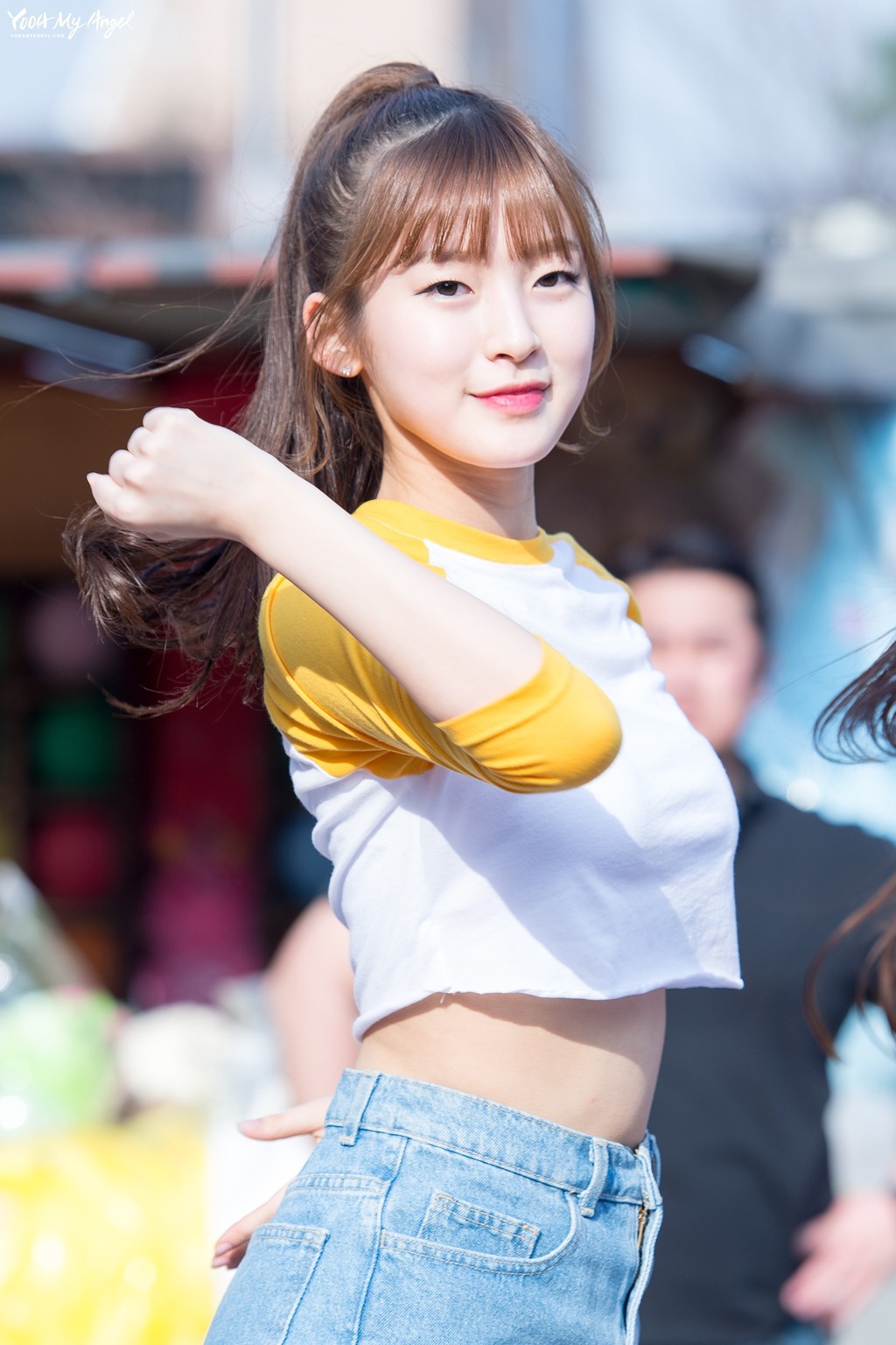 오마이걸 아린 길거리 공연 사진 | 인스티즈