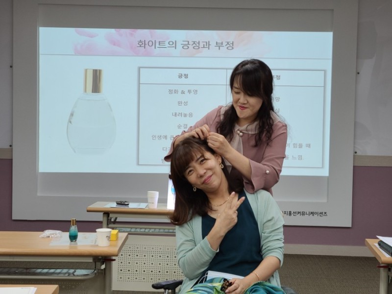 컬러커뮤니케이션즈 이미지