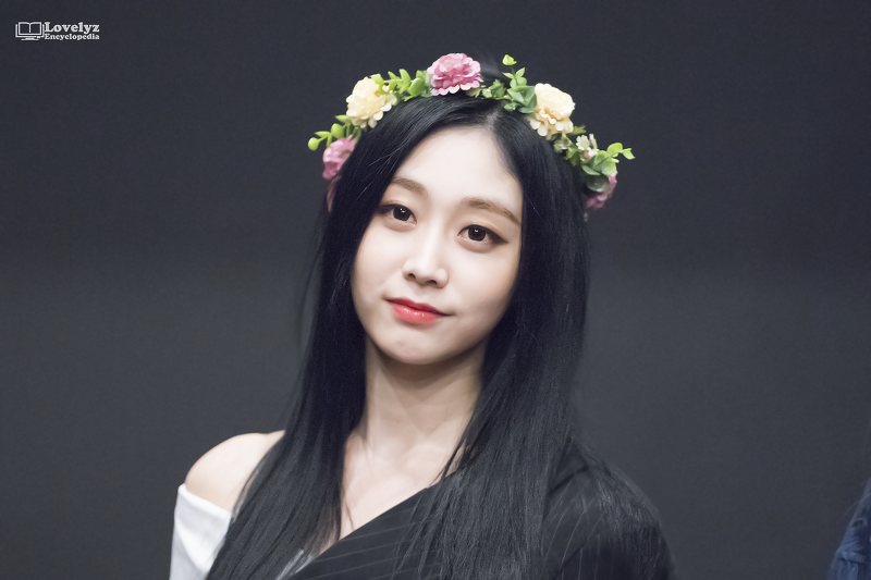 다시 흑발로 돌아온 러블리즈 지수.gif | 인스티즈