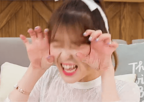 애교부리는 오마이걸 | 인스티즈