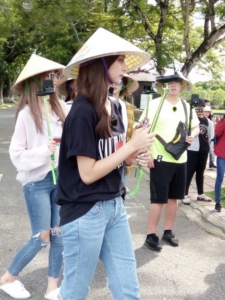 베트남 전통 모자 쓴 트와이스 멤버들.jpg | 인스티즈