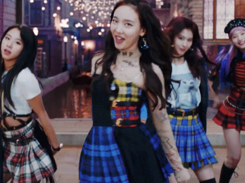 예스올예스 뮤비에서 레전드 짤 생성해버린 임나봉 | 인스티즈